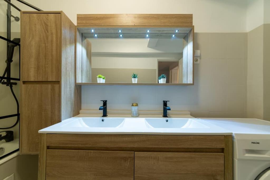 Superbe Appartement Centre Historique Αβινιόν Εξωτερικό φωτογραφία